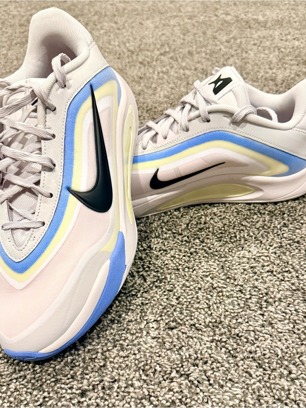 Nike Pastel Wave Sneakers in Blue, Yellow & Cream Size 7 Youth 8.5 Women